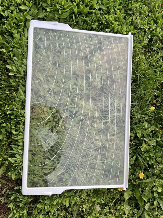 Стеклянная полочка для холодильника