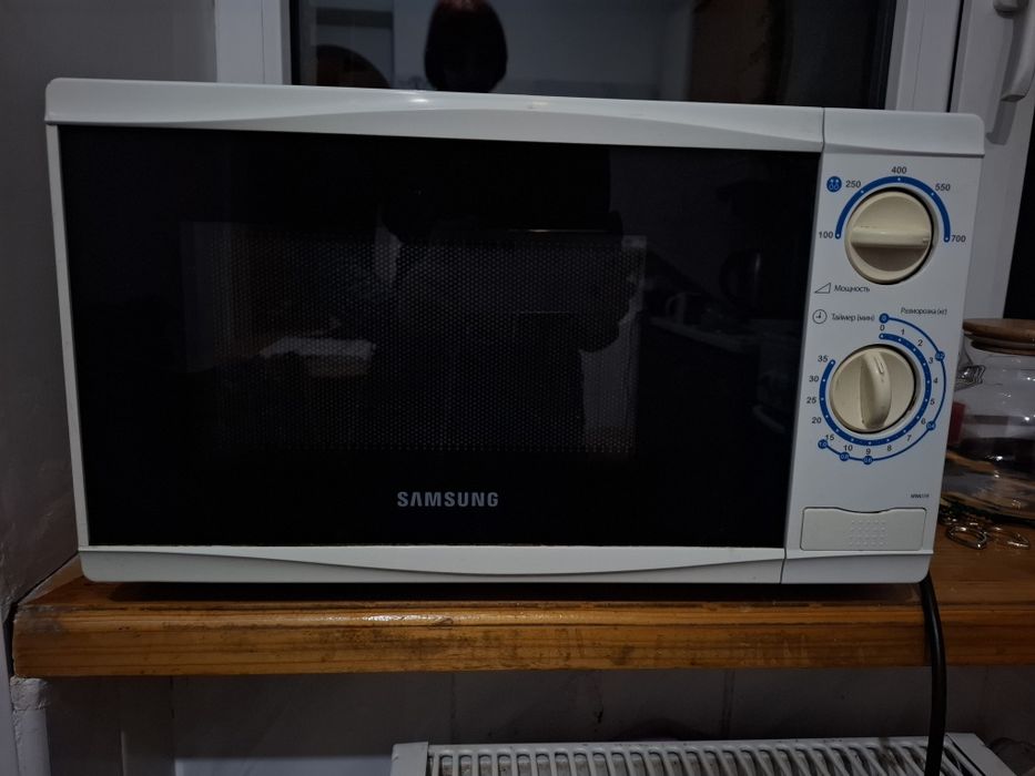 Мікрохвильова піч Samsung