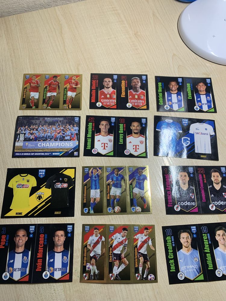 Обміняю або продам наклейки panini 2024