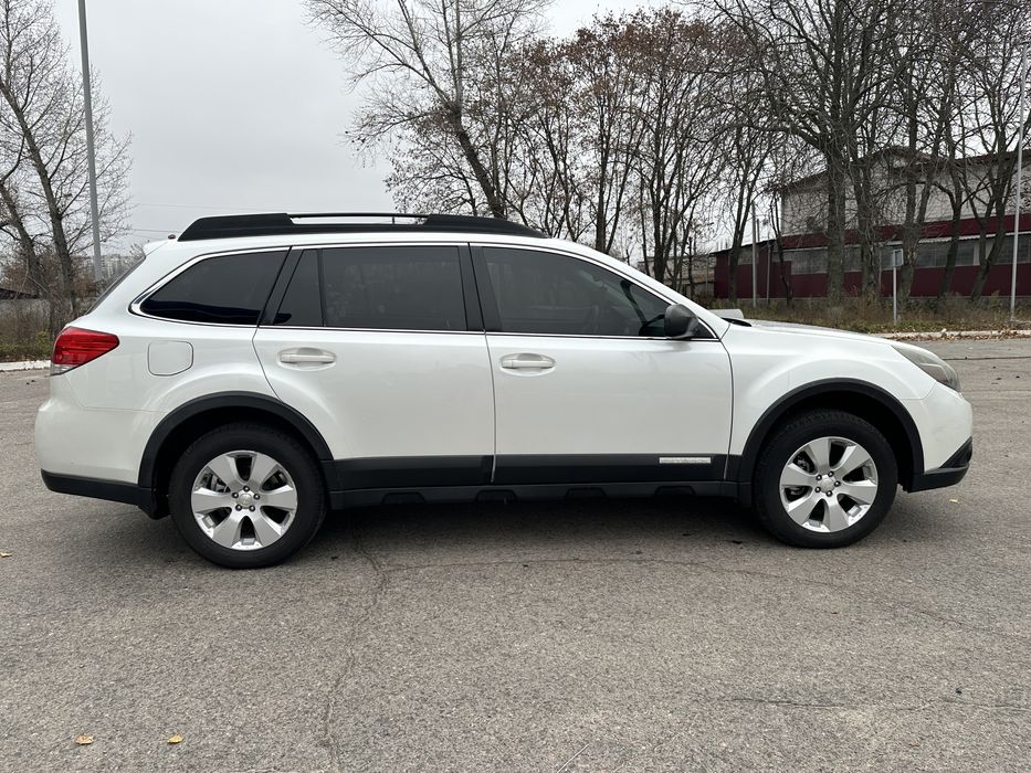 Subaru Outback 2012 • 2.5 газ/бензин , для військових