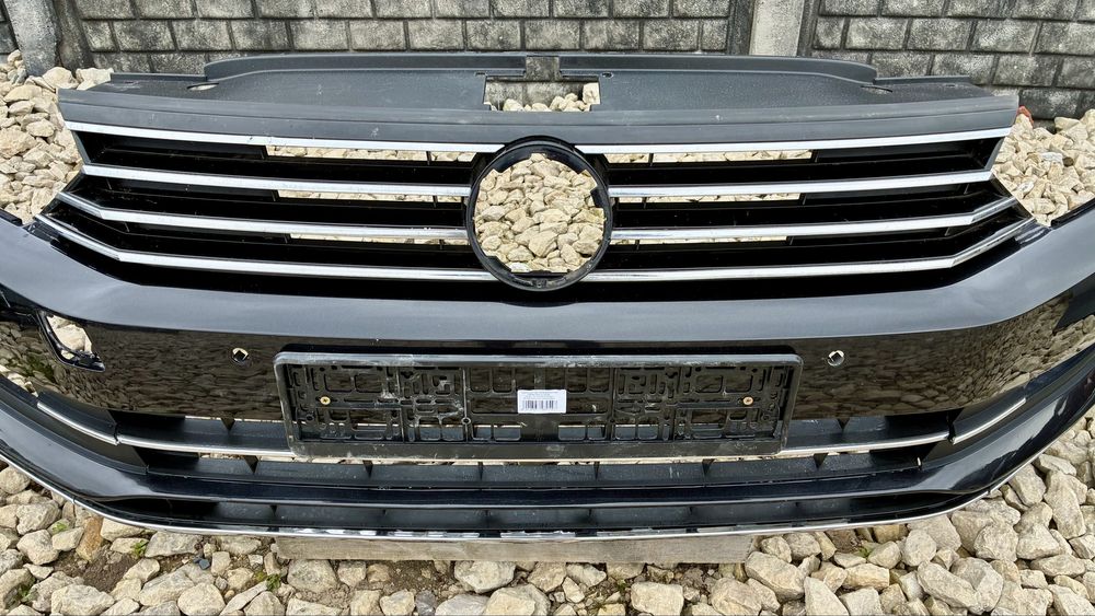 Zderzak przedni 4xParktronic LB7R VW Passat B8 3G 14- przedlift