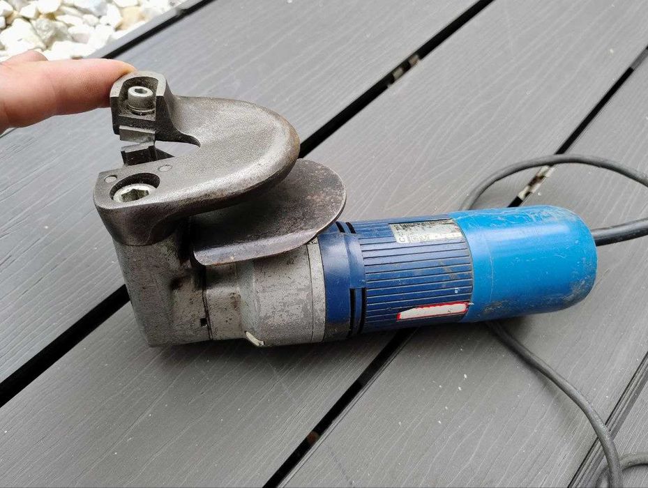 Sprżedam elektryczne nożyce do cięcia blachy CELMA PRMA 2,5 Stan BDB