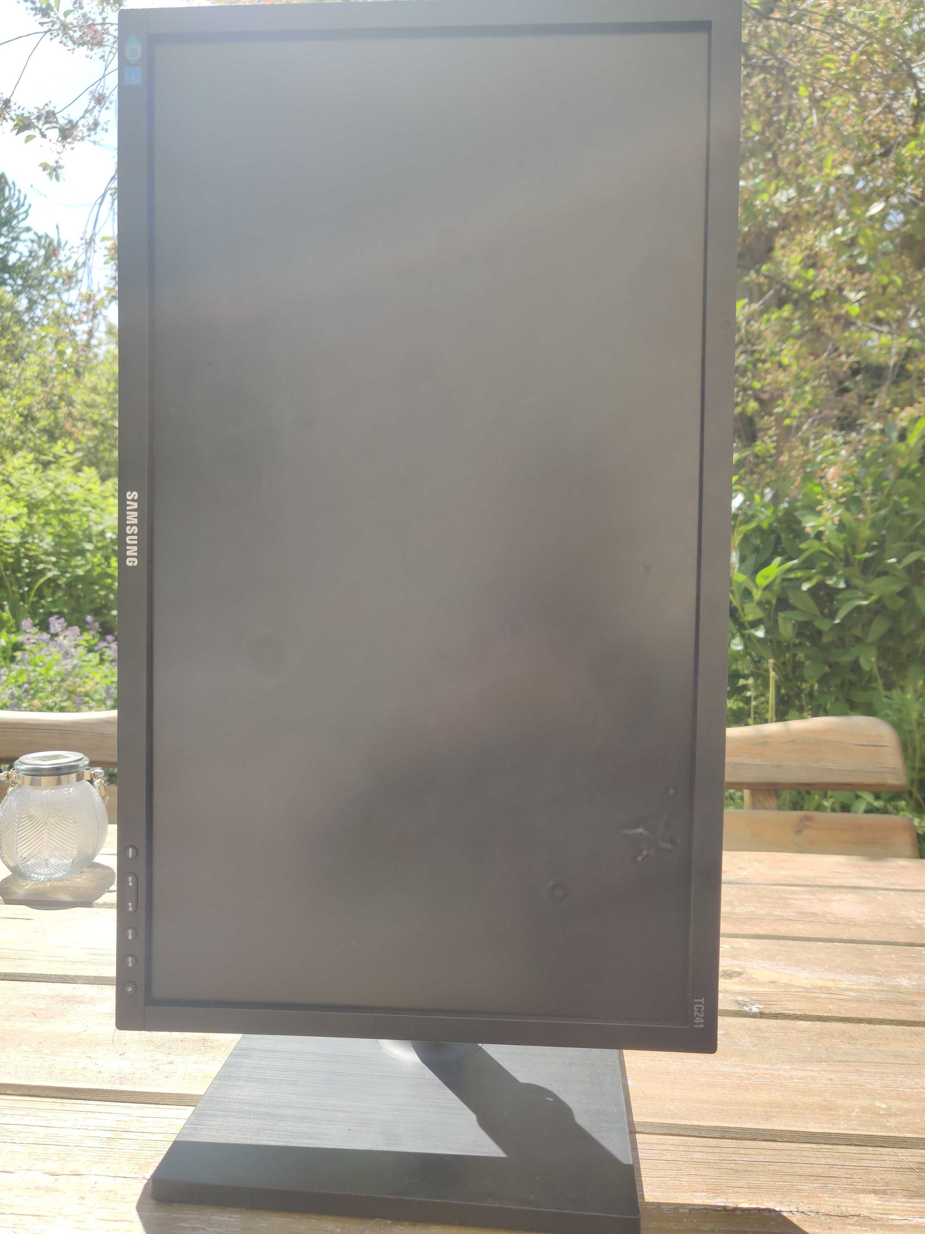 Laptop HP 250 G4 + monitor Samsung TC241W
