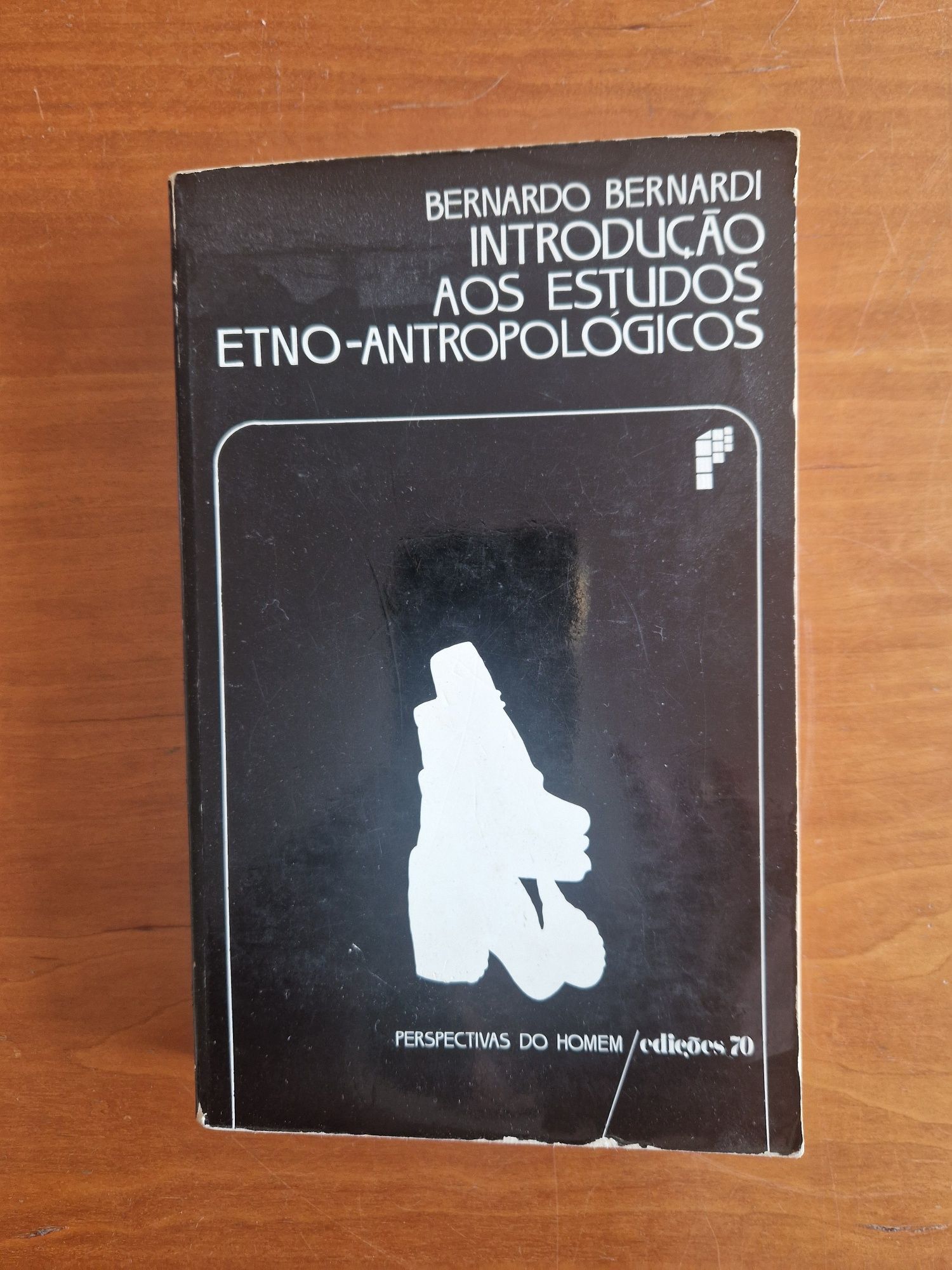 "Introdução aos estudos etno-antropológicos", de Bernardo Bernardi