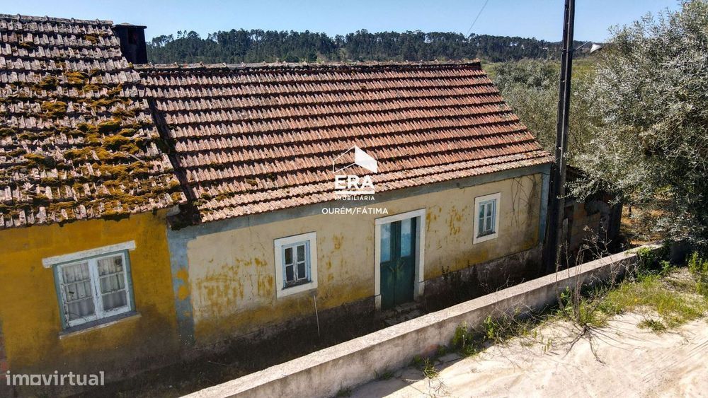Moradia Rústica T3 localizada em Casal dos Bernardos, Ourém