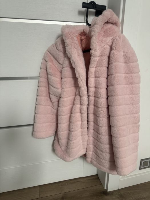 Płaszczyk kurtka mis futerko pudrowy róż