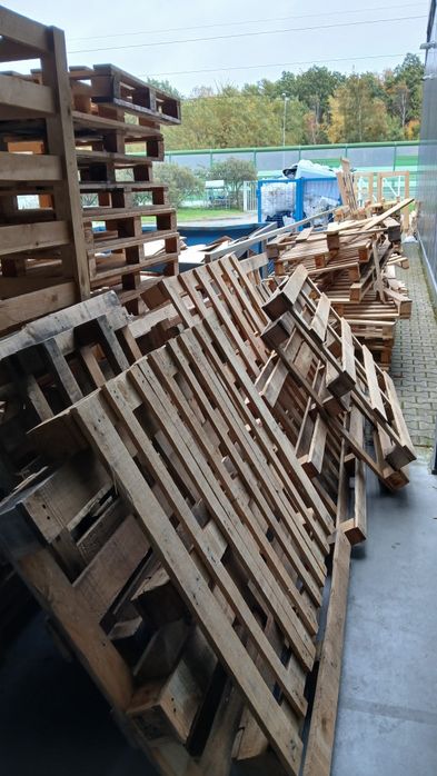 Oddam drewno, głównie palety 200x80