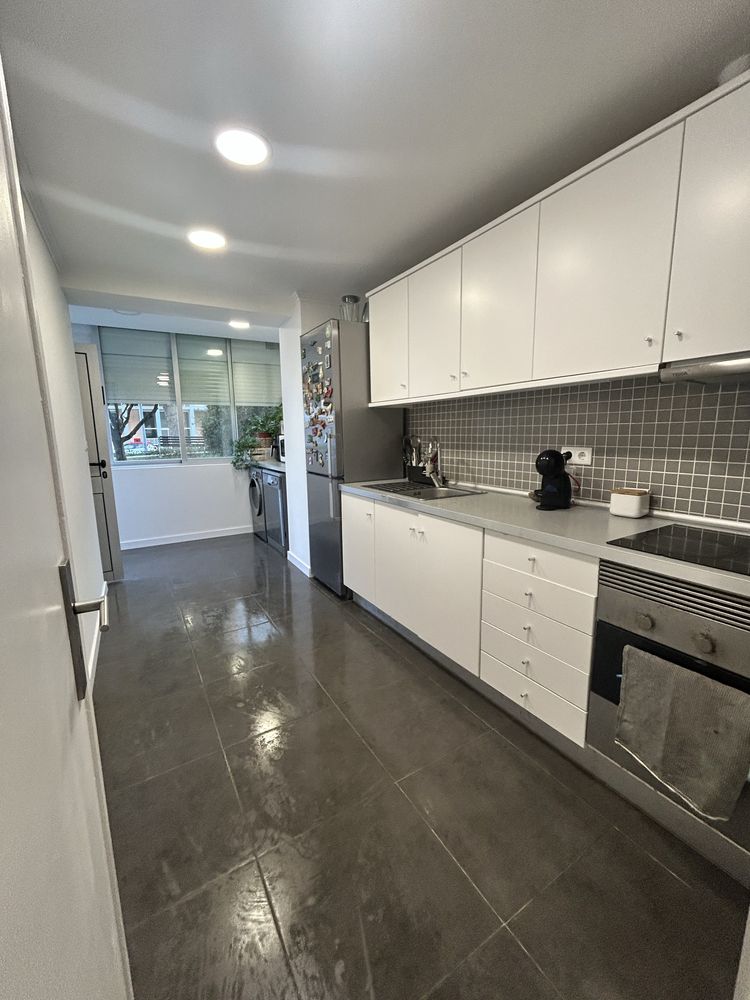 Apartamento T2  Oeiras  perto de praias A5 e marginal.