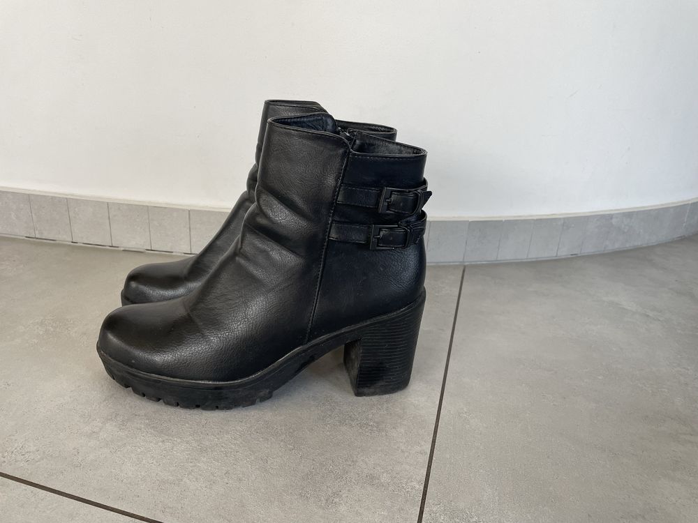 Buty botki na słupku roz . 41 + buty brązowe