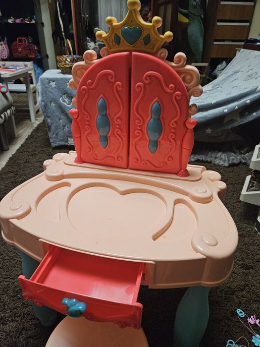 Дитяче трюмо для дівчаток