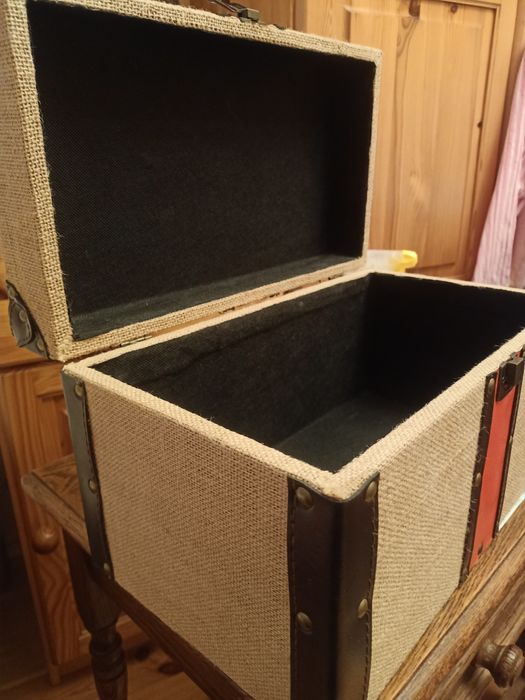 Duży kuferek na różności