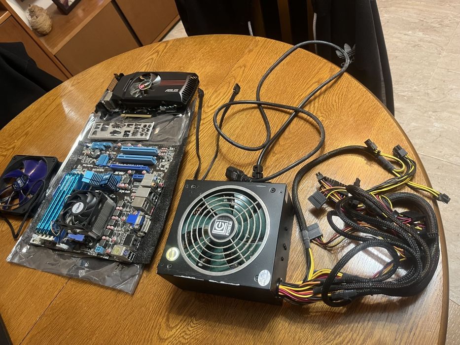 Vendo hardware cpu+Mboard+memórias÷fonte atx+placa gráfica