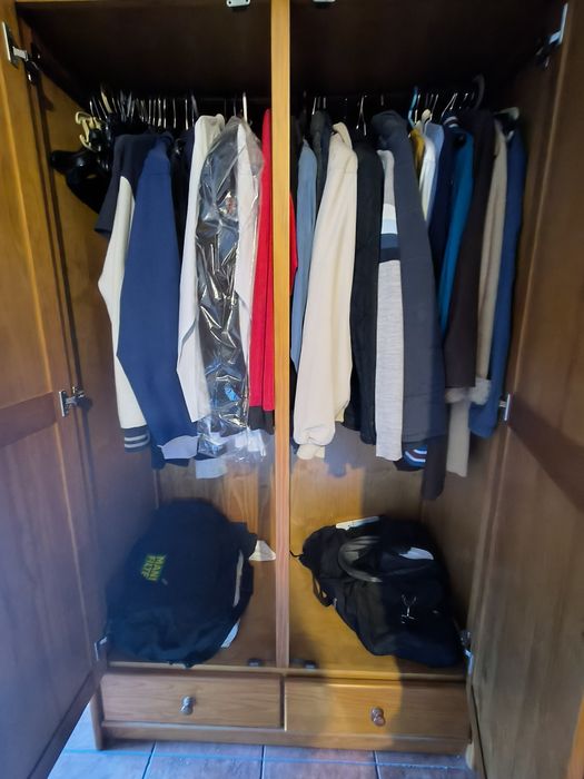 Vendo roupeiro com novo
