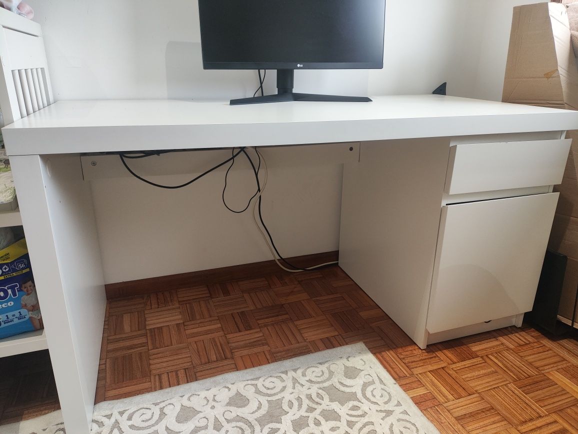 Vendo secretaria