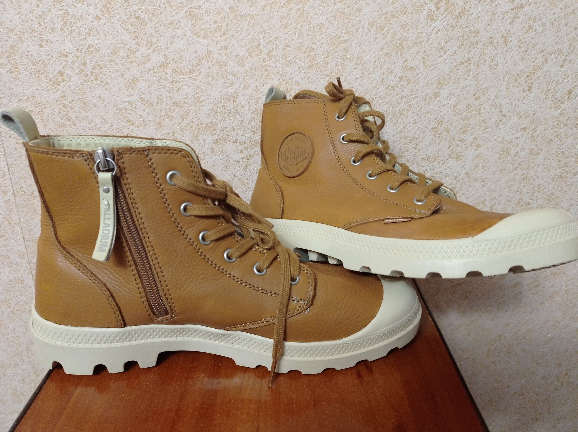 (р.42) Шкіряний кеди Palladium Pampa Zip Hi Lth черевики