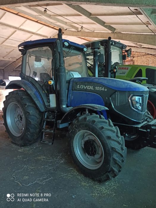 Новий трактор LOVOL 1054