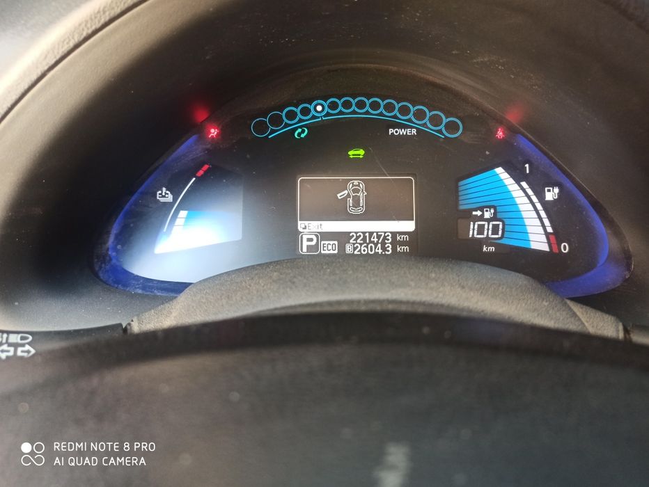Продам автомобіль Nissan leaf