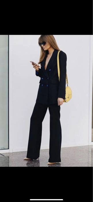 Стильний брючний костюм , Франція