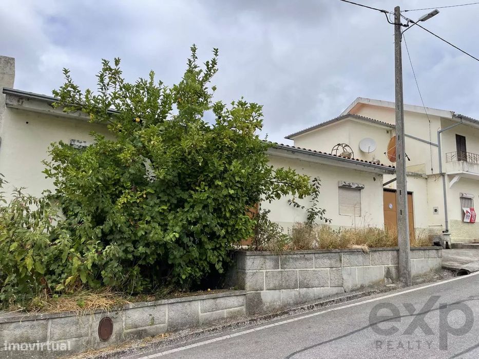 Casa de 4 Quartos com Lareira e Hidromassagem