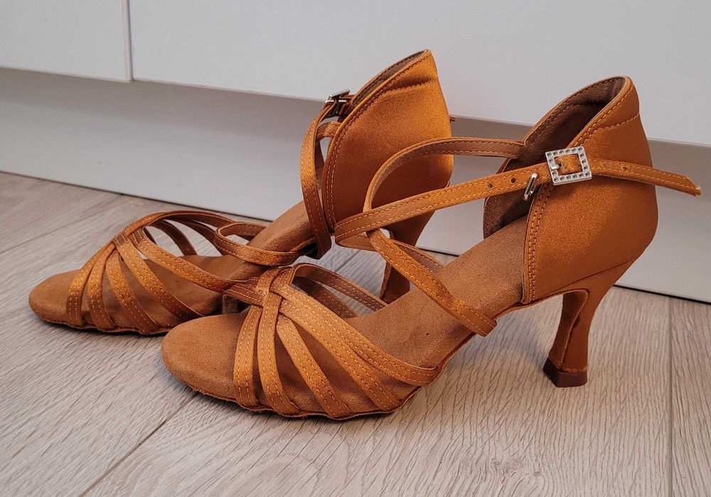 Buty taneczne, do tańca latynoamerykańskiego, rozmiar 36/36,5