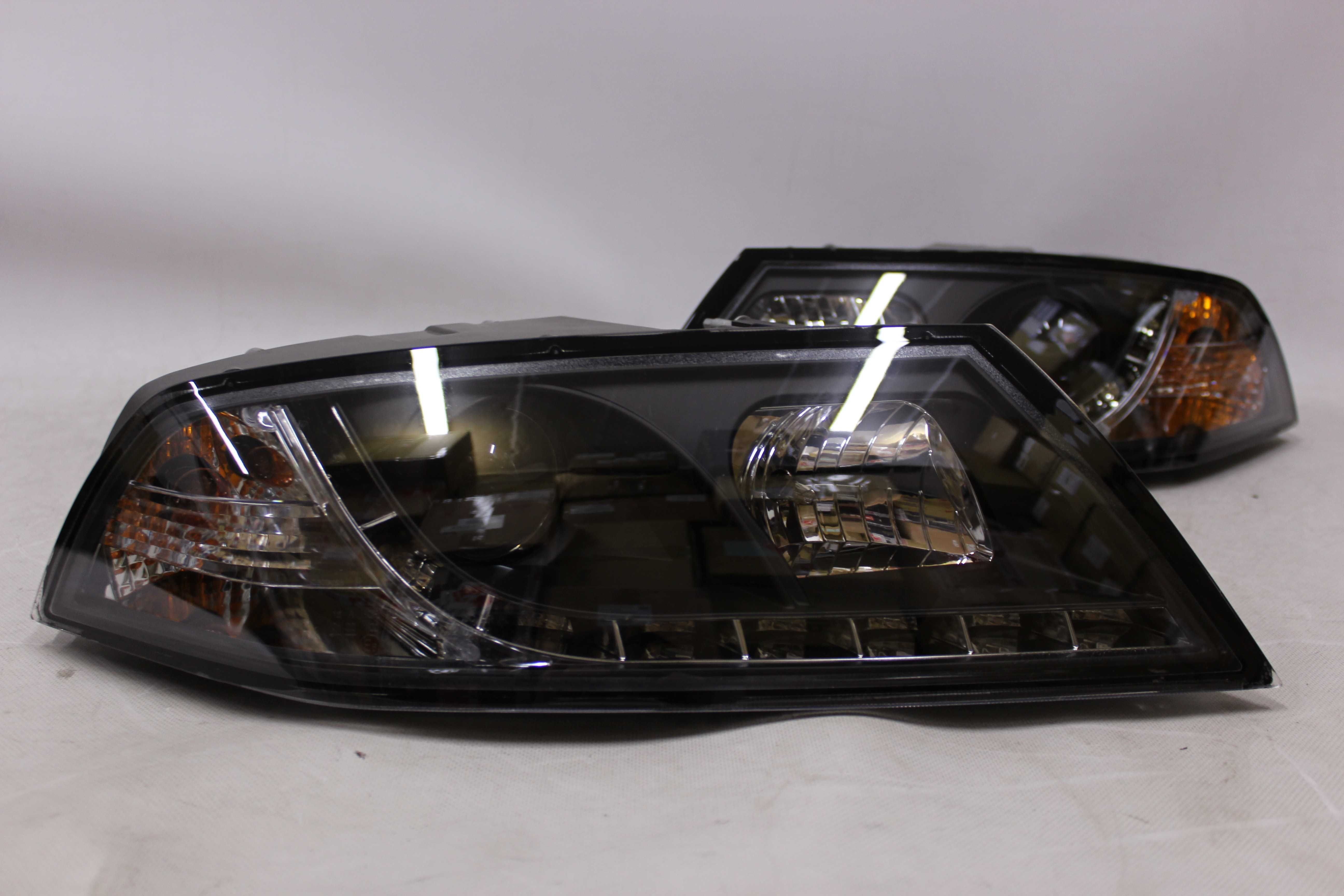 Reflektory lampy przednie przód SKODA OCTAVIA 2 II 04-08 XENON D1S LED