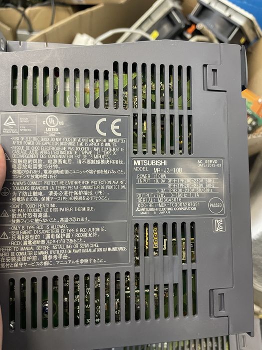 Serwozasilacz Mitsubishi MR-J3-40B MR-J3-10B MR-J3-70B MR-J3-20BS