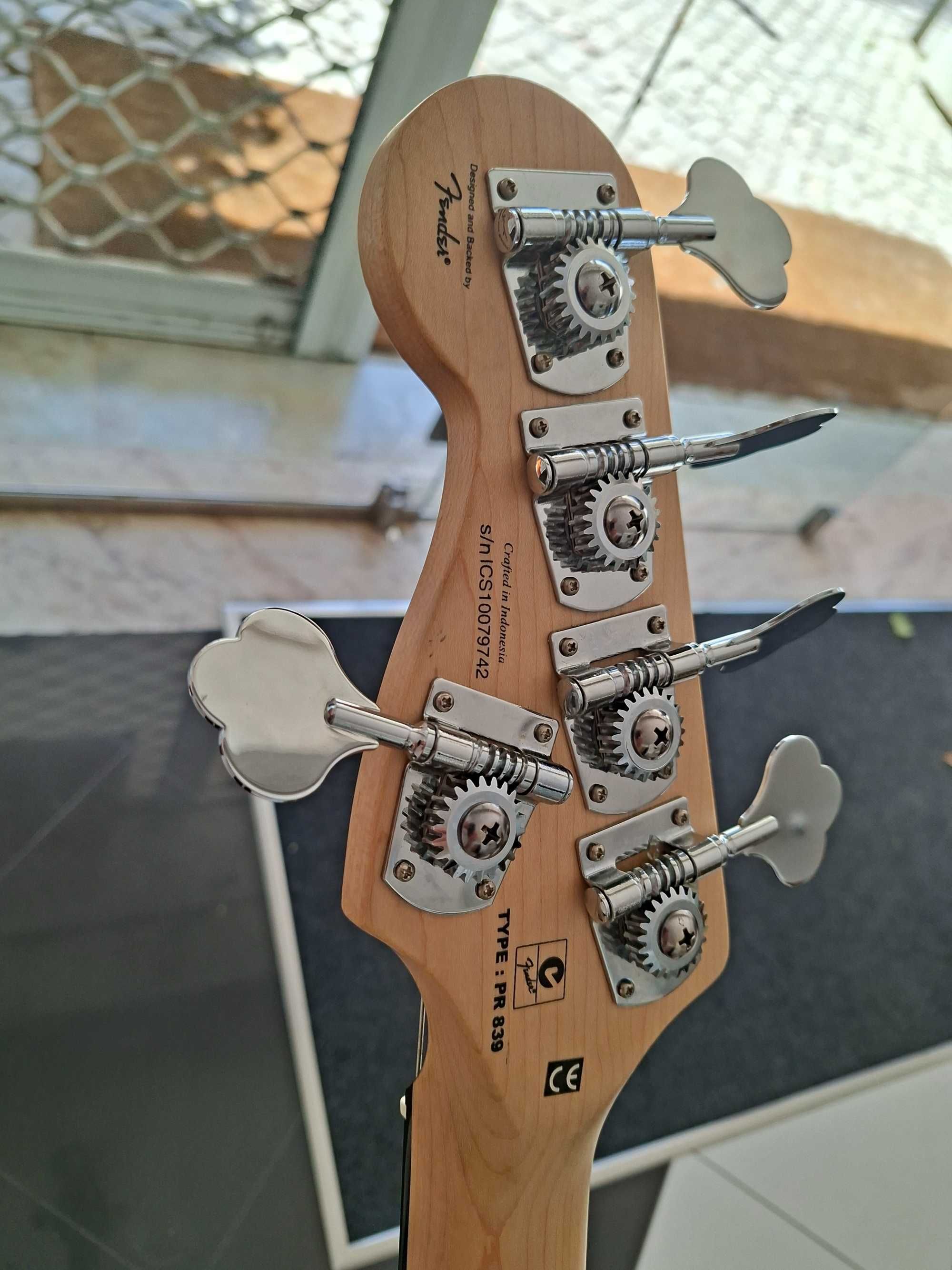 Fender Squier Deluxe Jazz Bass Ative V