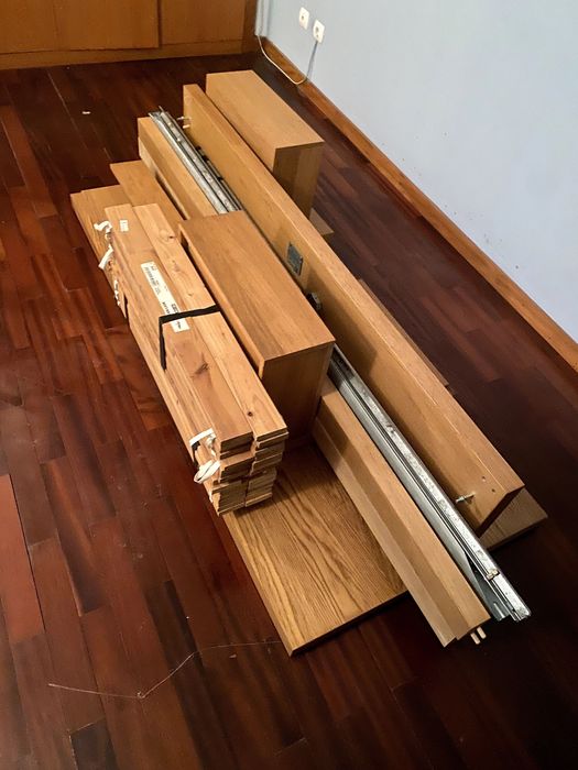 Cama + mesinhas de cabeceira + cómoda MALM