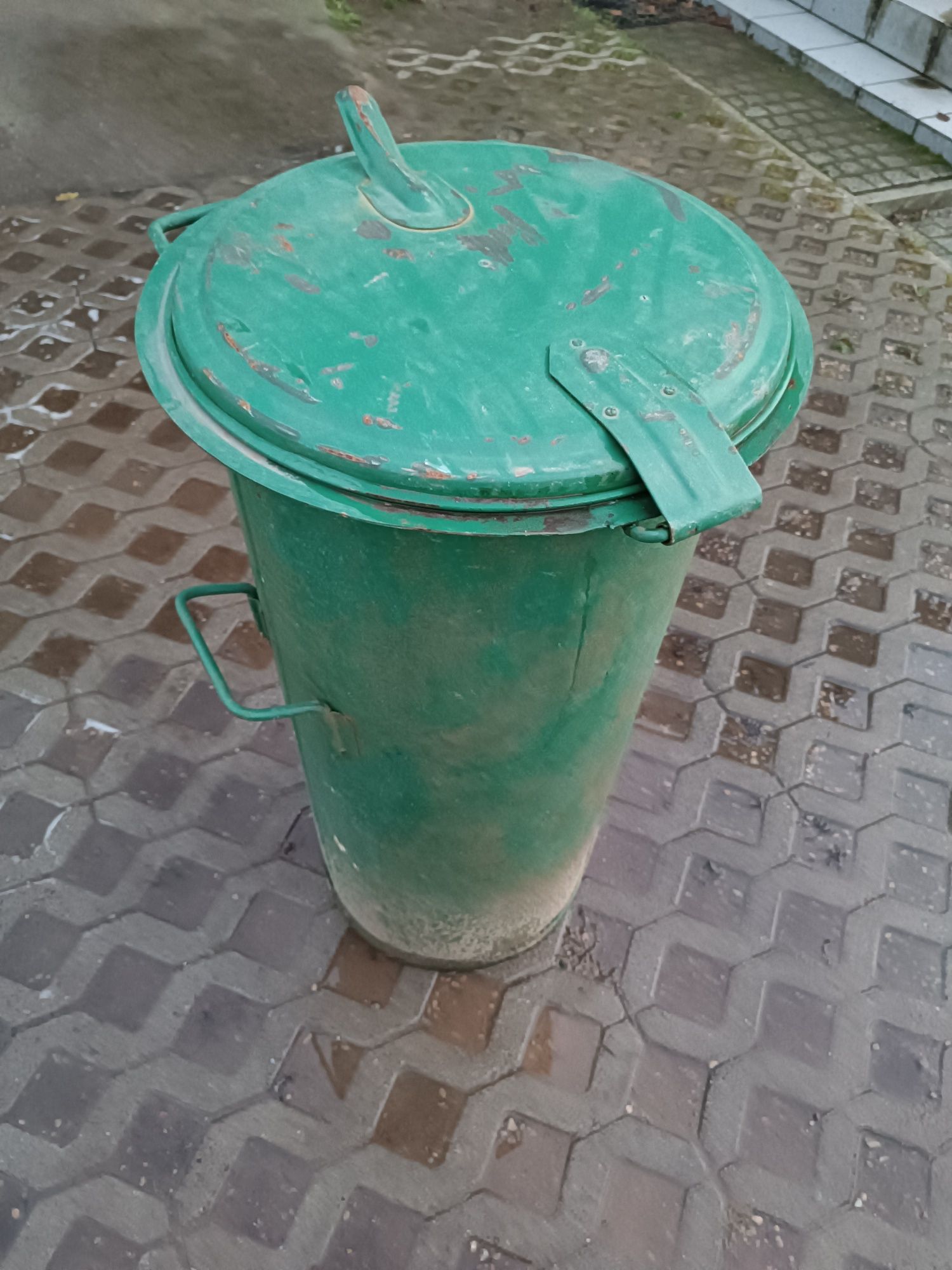 Kosz pojemnik kubeł śmieci retro PRL metalowy stalowy vintage