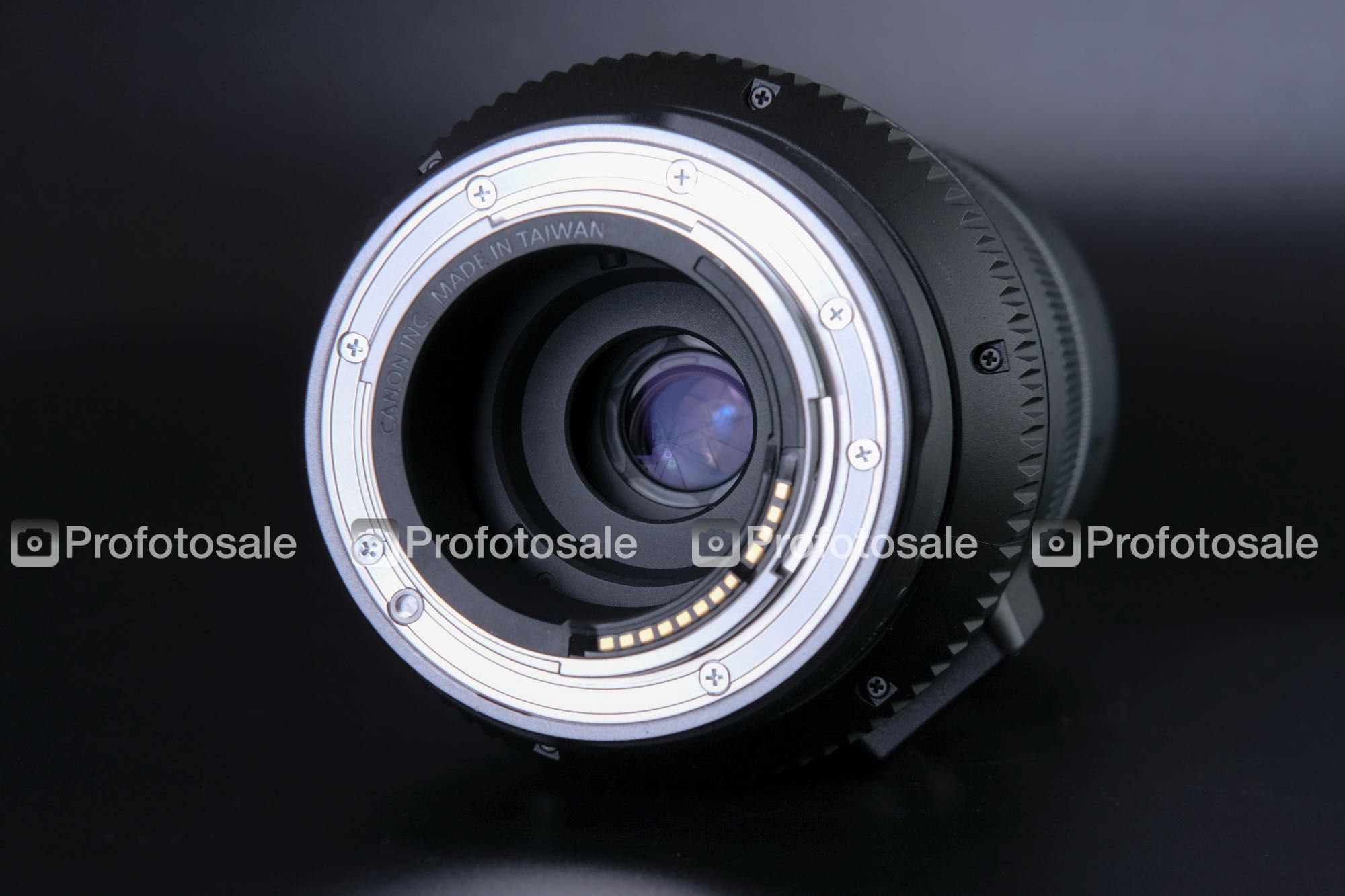 Об'єктив Canon RF 600mm f/11 IS STM