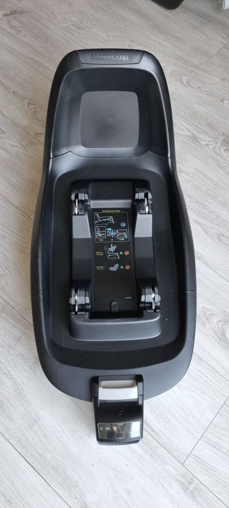 Fotelik Maxi Cosi Pebble Pro + baza Familyfix One i-size