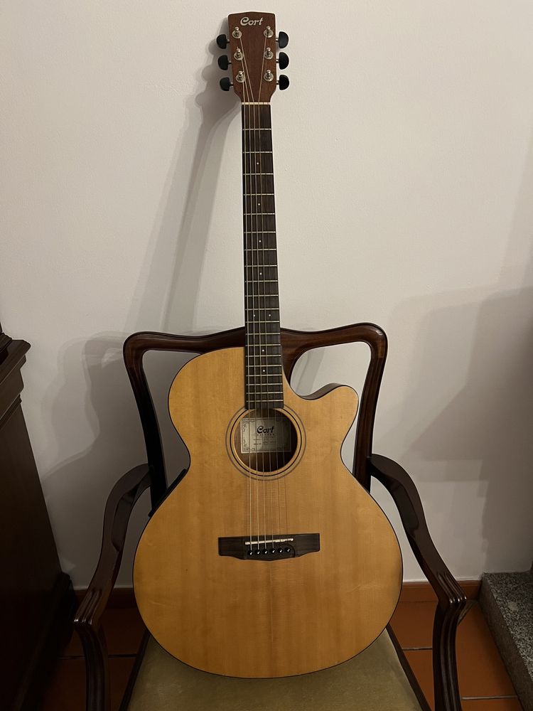 Guitarra semi acustica CORT SFX1F-NS