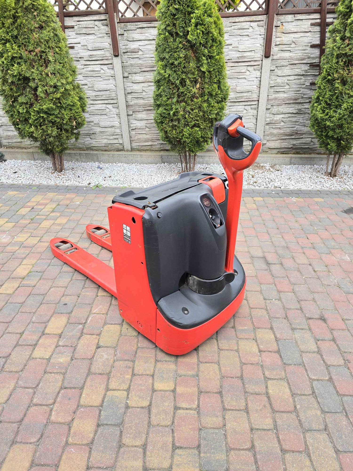 Wózek paletowy elektryczny Linde T18 2012r paleciak widlak
