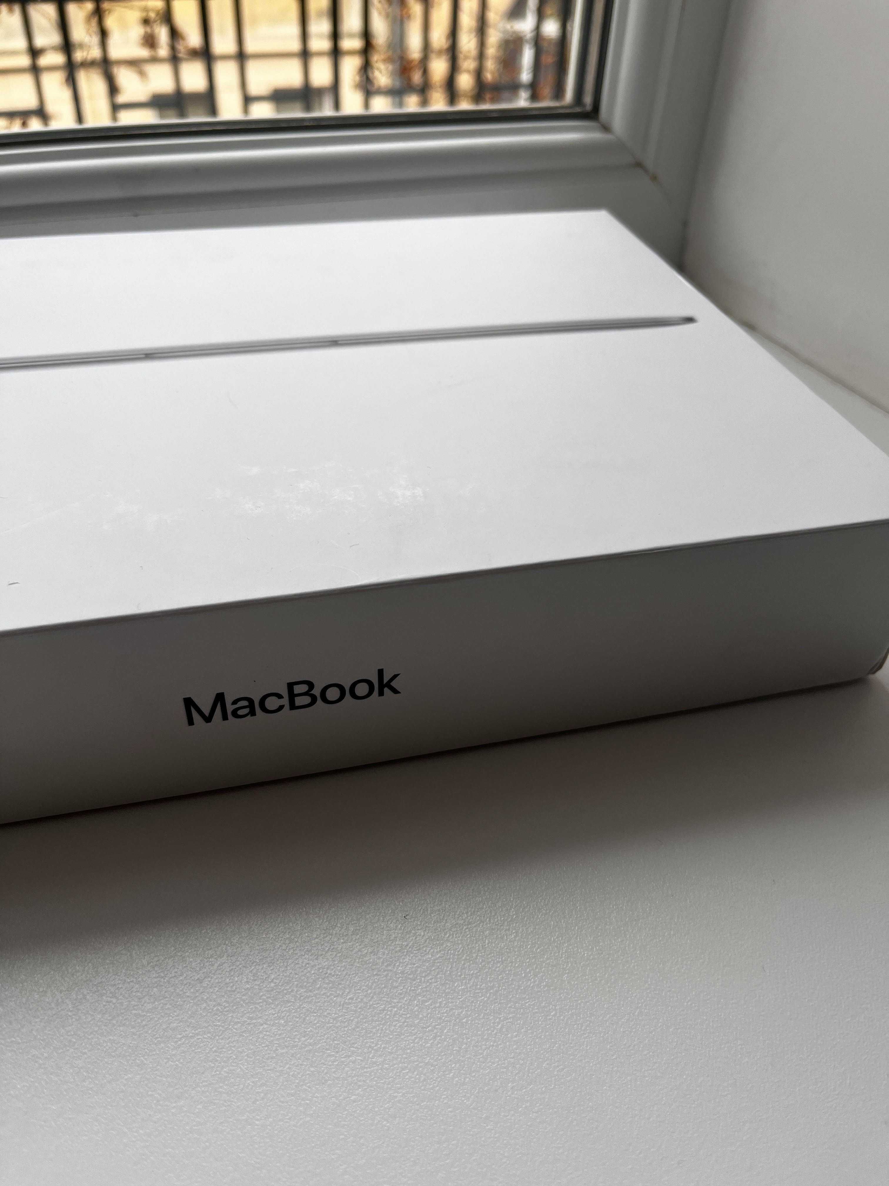 Macbook 12' (2017), i7 / 16 GB / 512 GB