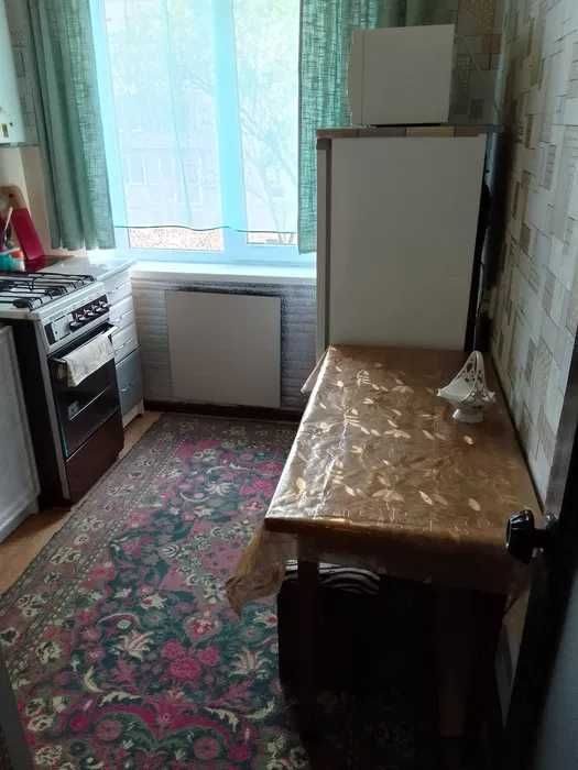 1-ком. чистая  посуточно, почасово. Р-н  паркШевченка