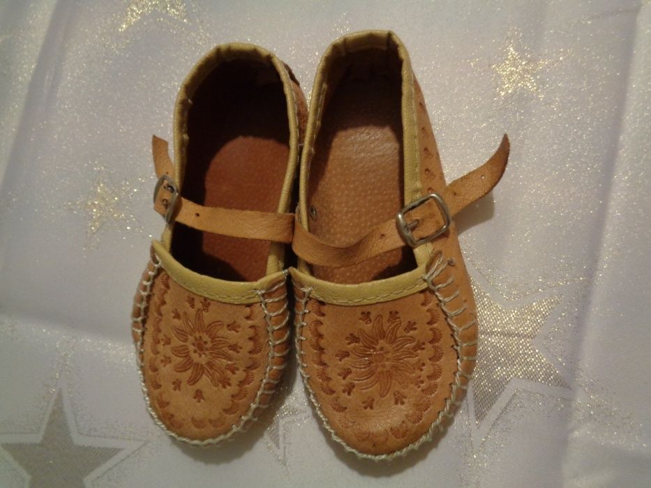 buty skórzane buciki góralskie 17 cm. dla dziecka kierpce urodziny