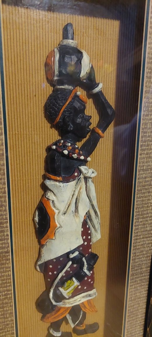 Rzeżba afrykańska figura w ramie