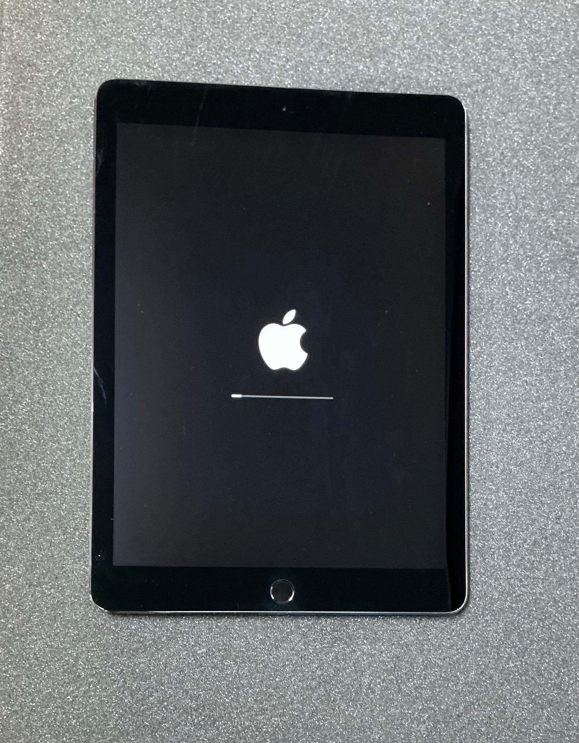A não perder! iPad Pro 9,7” 32GB WIFI + caixa ORIGINAL completa