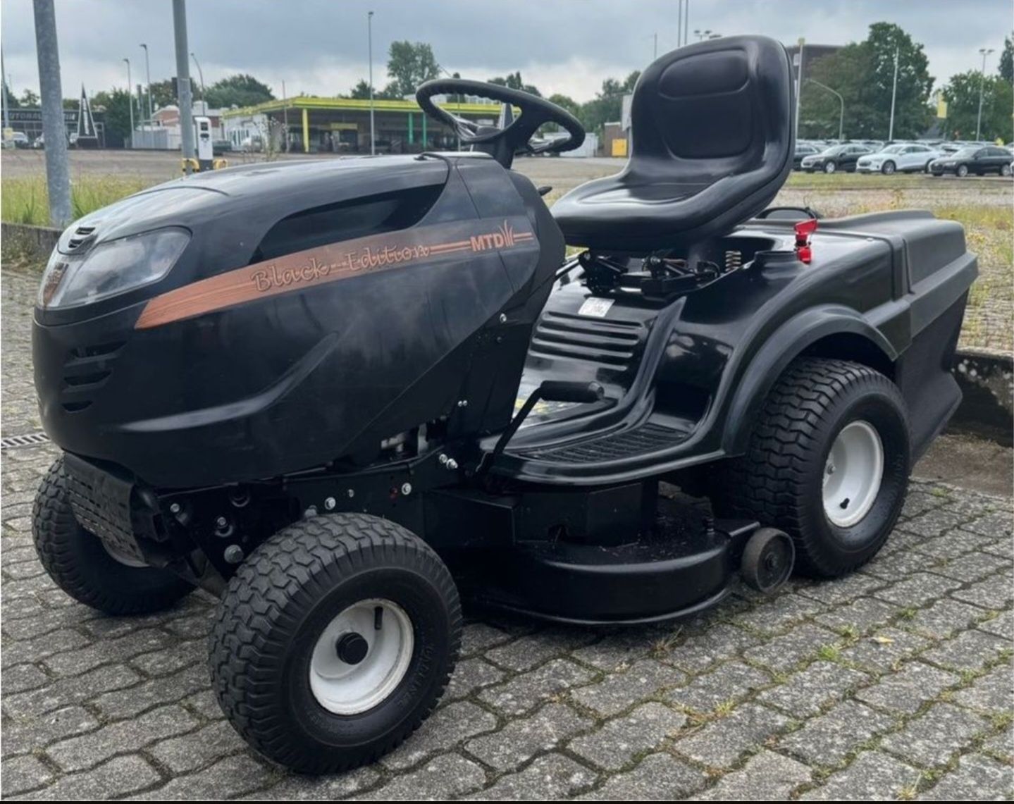 Traktorek  MTD Black Edition • 18 KM V2 dwutłokowy • Hydro