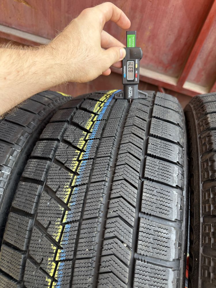 Шины БУ 235 50 R 18 Bridgestone Blizzak VRX резина зима Япония