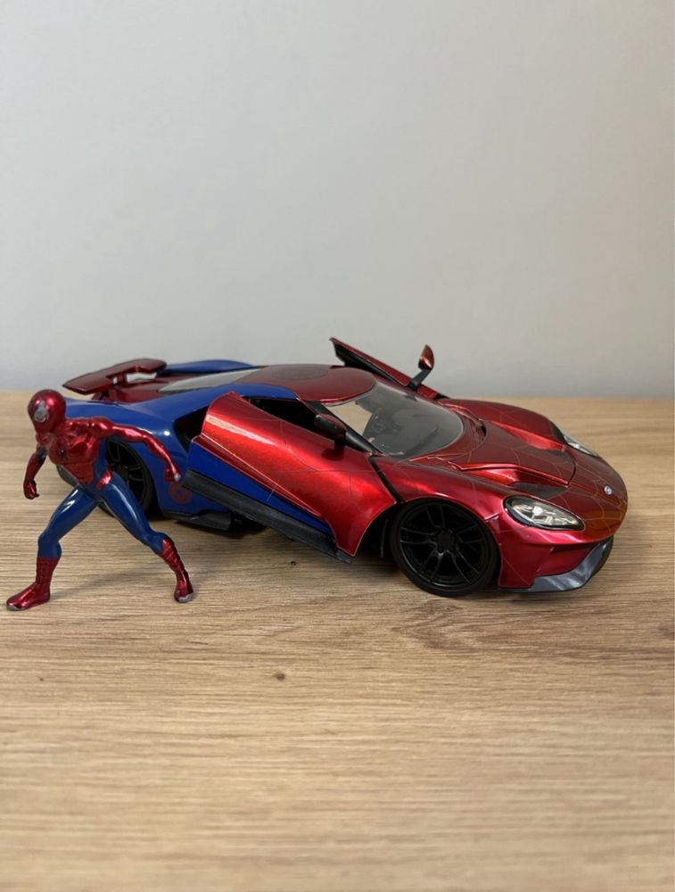 Машинка металическая человек паук