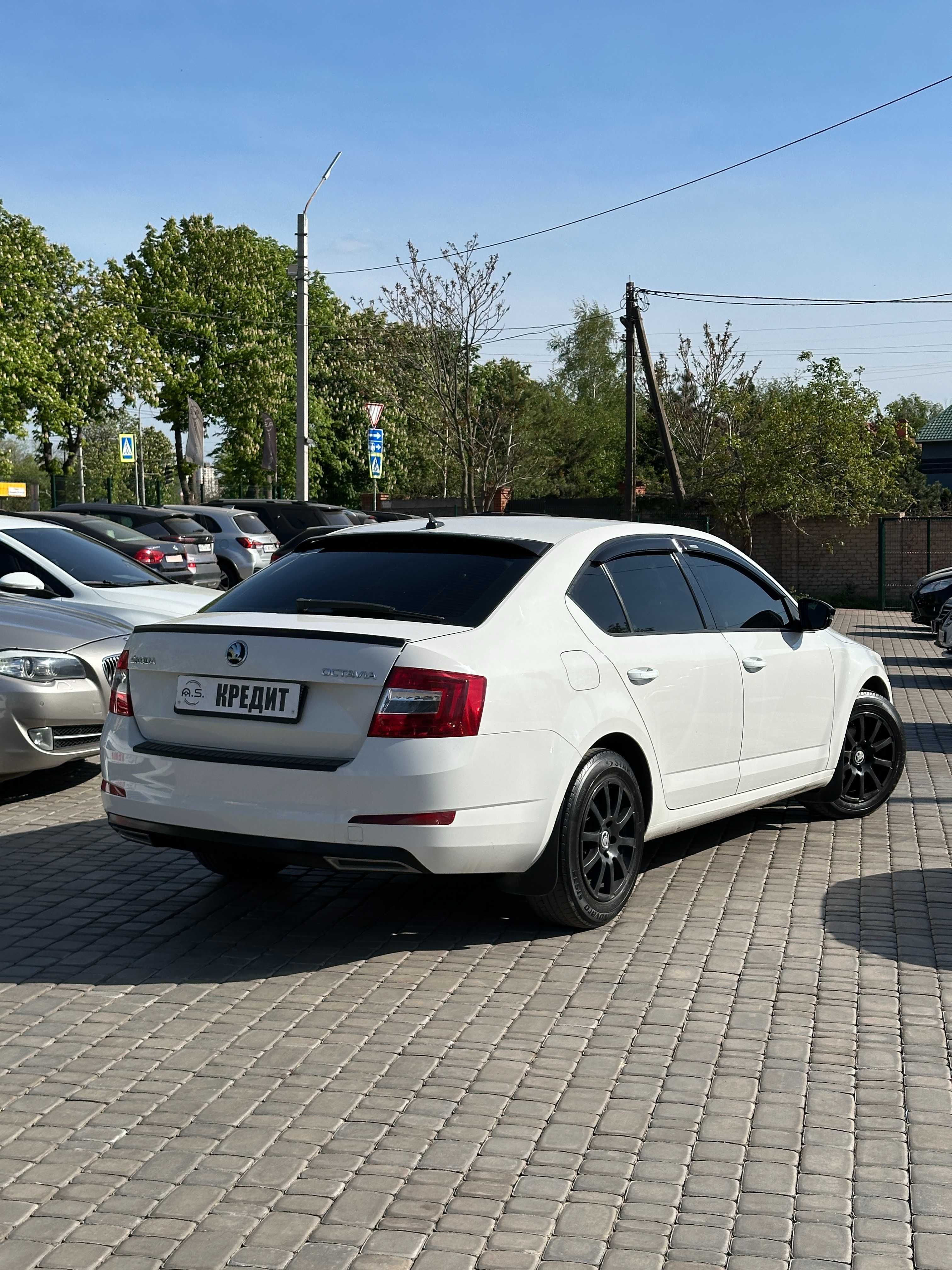 Продам Skoda Octavia A7 2016 рік можлива розстрочка,кредит,обмін!