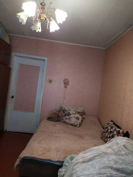 Продається 1-кімнта квартира на Садах 2