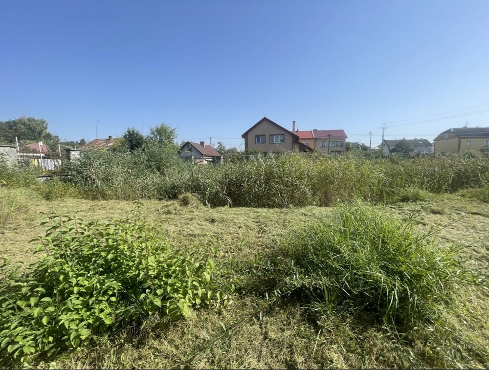 Земля ділянка під індивідуальне будівництво з будинком 20 сот