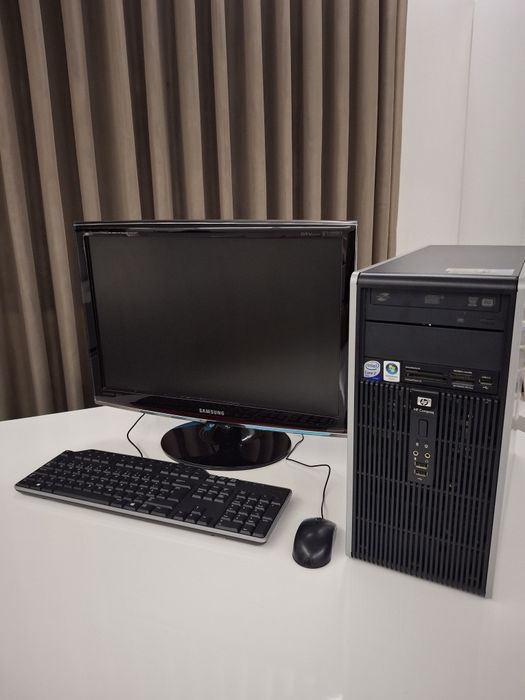 Computador de secretária completo  – pronto a usar e em bom estado!