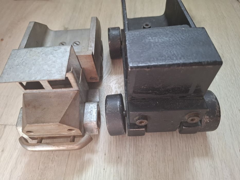 Машини металеві ,