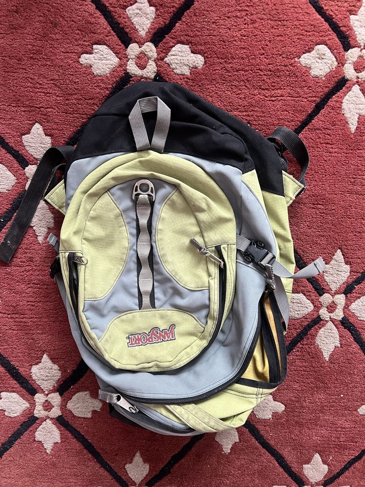 JanSport plecak z pokrowcem