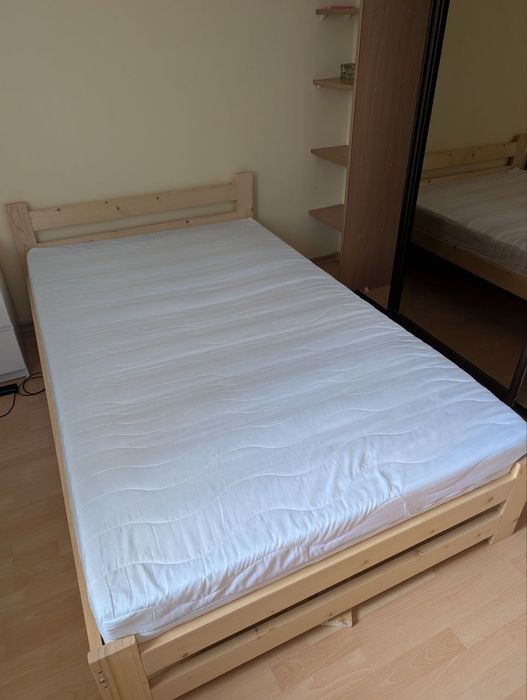 Łóżko z materacem 120x200 – naturalna sosna