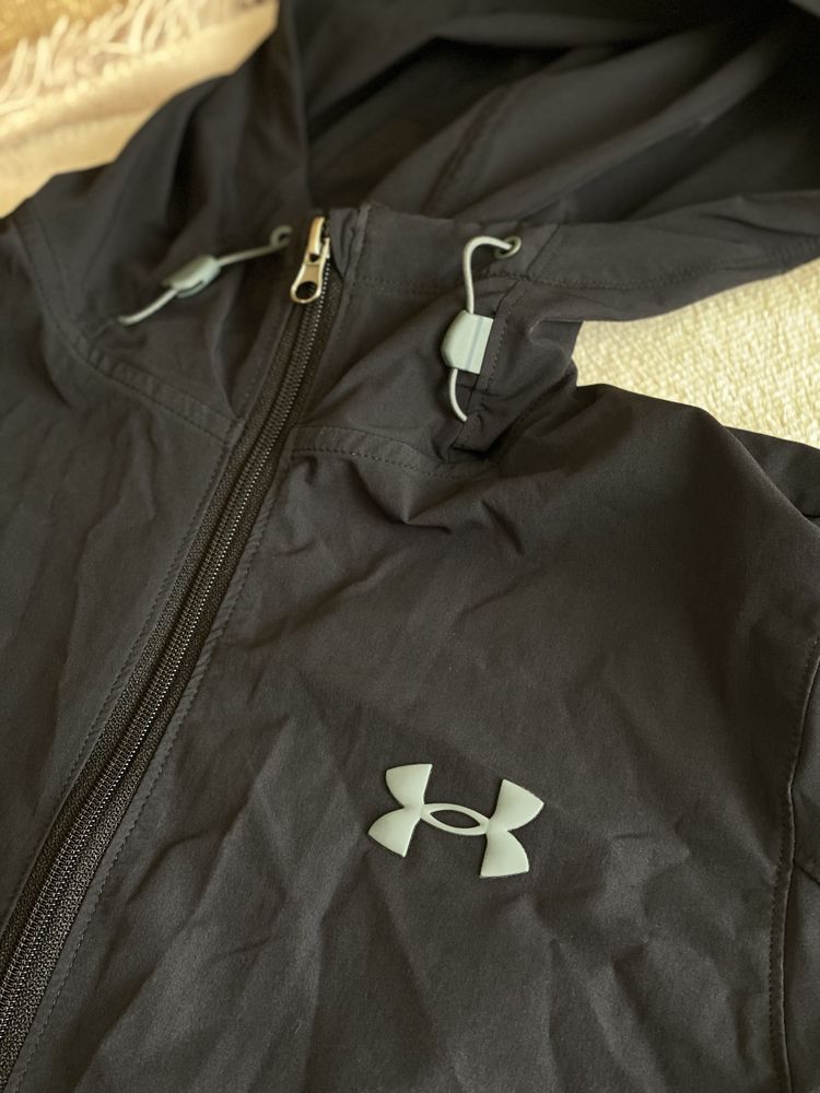 Вітровка Under Armour, розмір S/чорний