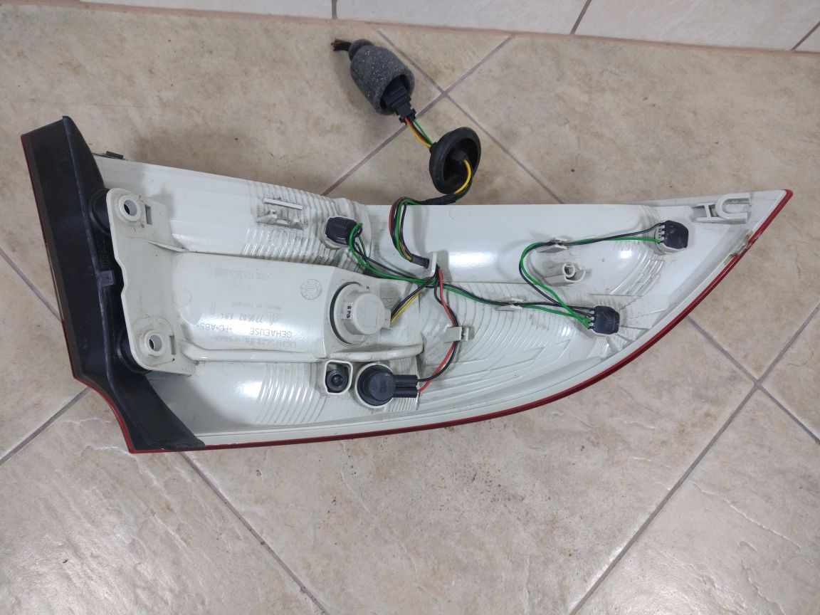 Skoda super b II 2 lampa prawa tył Europa 3T5 wysyłka OLX pobranie DPD